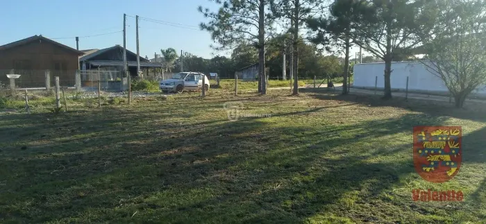 Seu Refúgio dos Sonhos: Terreno Exclusivo a 150m da Lagoa de Ibiraquera, em Imbituba, com