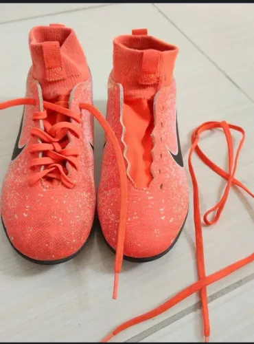 Venda chuteira Nike usada 1 vez 33/34
