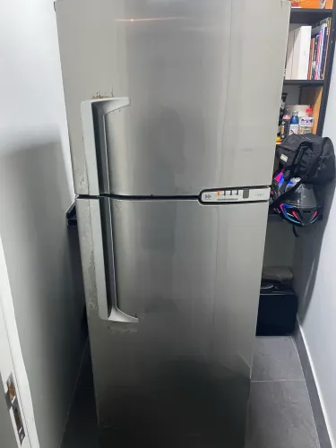 Geladeira Brastemp Frost Free 375L BRM39 Clean Alumínio