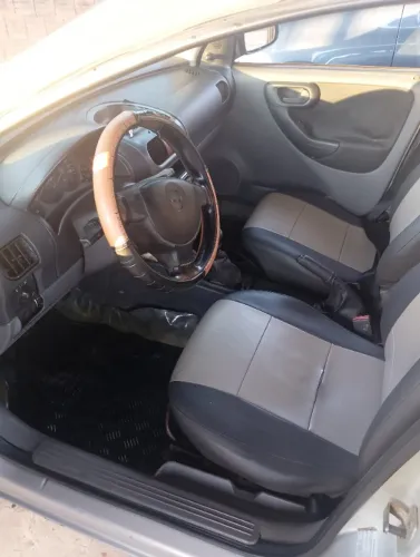 Chevrolet Corsa Sedan 1.0 MPFI 8V 71cv 4P 2004