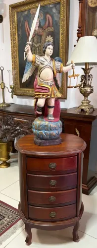 Antigo Gaveteiro Donzela com Pés Chipandelle