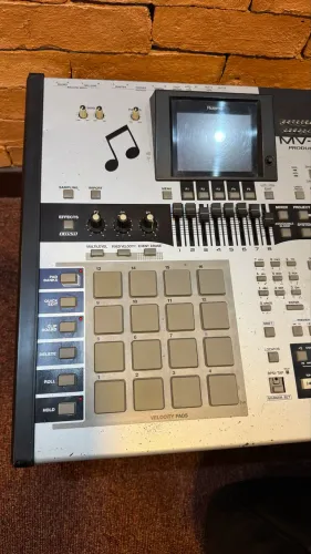 Roland MV-8800