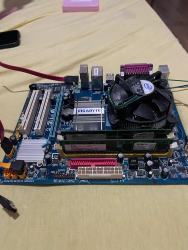 Placa mãe gigabyte
