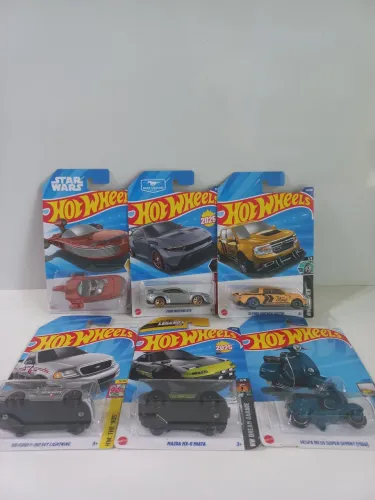 Miniatura Hotwheels diversas lote com 6 unidades e lacrados