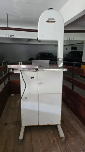 SERRA FITA DE CARNE