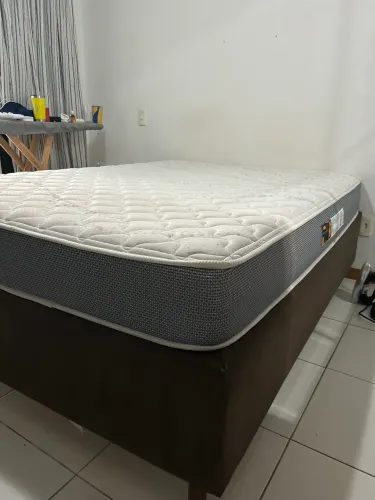 Cama casal com Box