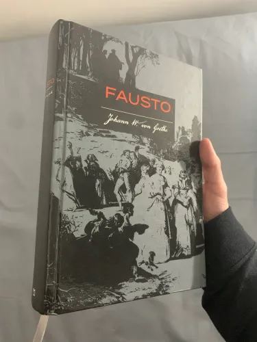 Livro de luxo novo em capa dura: Fausto de Goethe