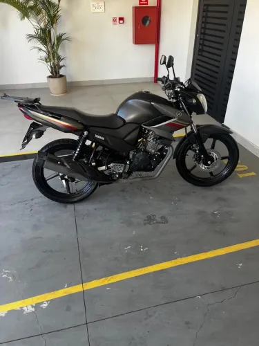 Yamaha Fazer YS 150 SED 2021 - 15.000 km - Baú incluso