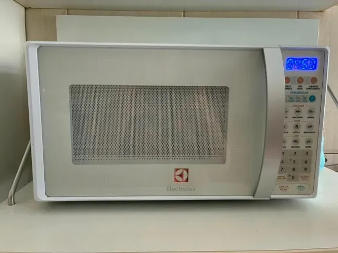 Micro-ondas Electrolux 20L - Funcionando Perfeitamente