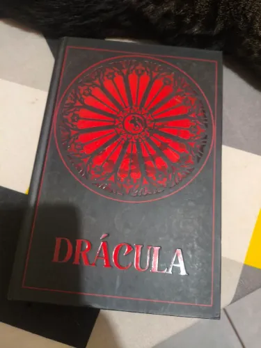 Drácula capa dura editora Pandorga