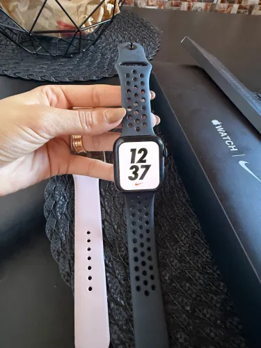 Apple Watch SE 4 44mm 