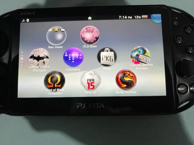 PSVITA slim impecável com case e 7 jogos inclusos