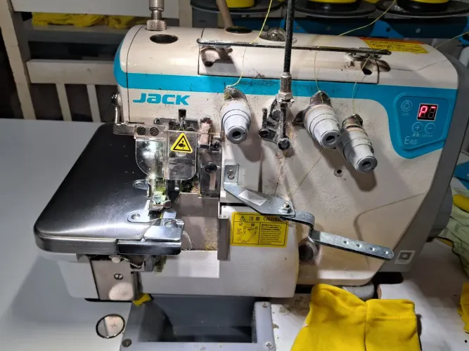Overlok Jack E4S 2.800