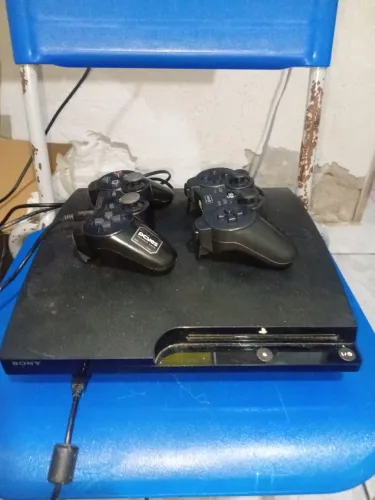 Ps3 usado com dois controles um original desbloqueado 