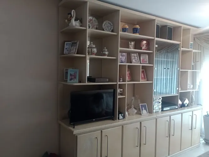 Estante de Sala Linda e Ampla - Cabe Tudo Dentro