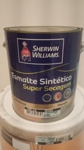Tinta esmalte sintético branca
