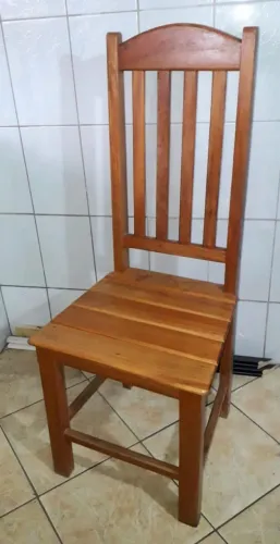 6 cadeiras em peroba amarela