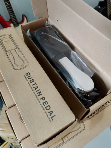 Pedal Sustain novo para teclado