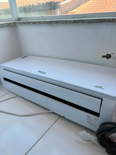 Ar-condicionado Split 12.000 BTUs Philco Inverter Frio Hi Wall PAC12FC INT