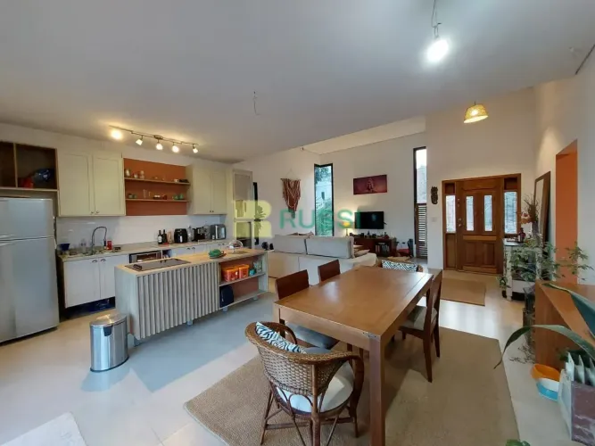 Casa à venda, com 265 m² de construção, Paraiso de Igaratá, Igaratá, SP