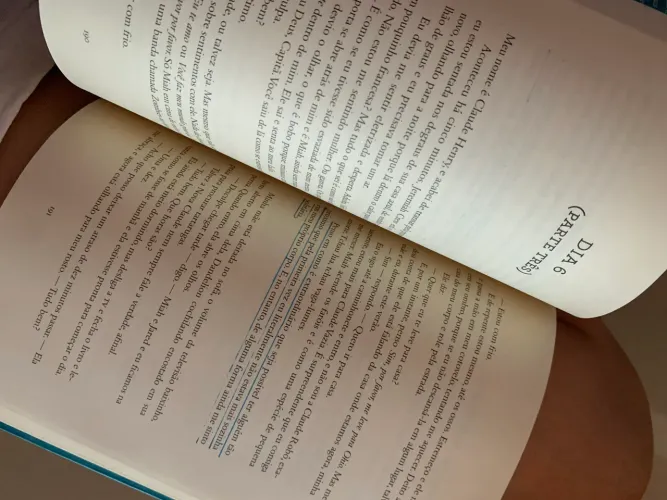 Livros de segunda mão em bom estado e pouca marca de uso