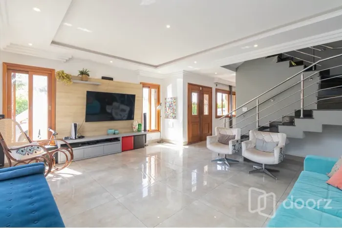 Imóvel na Deputado Hugo Mardini com 3 dormitórios e 261m²