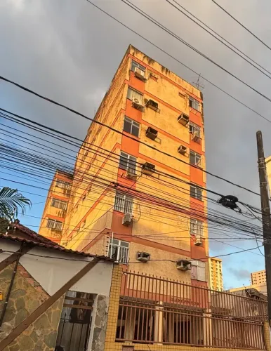 vendo apto no Reduto tot. ref. com 128 Mt2, 3 quartos , sendo 1 suite , + gab., 1 vg de ga