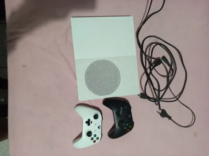 Xbox one 1tb com caixa original
