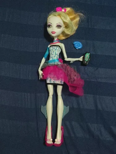 Boneca Lagoona Blue coleção Dot Dead Gourgeos