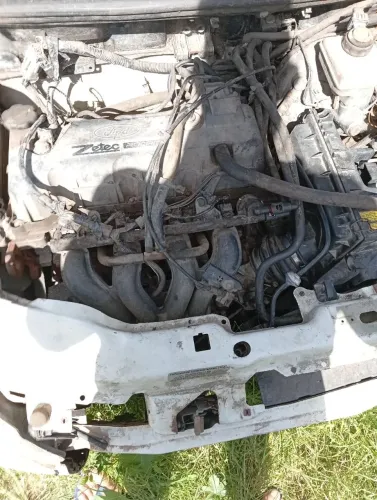 Motor fiesta Zetec Rocam 1.0,capo Ford k2001 e portas tampa do porra mala,tudo funciondo 