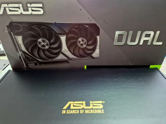 Placa de vídeo ASUS DUAL OC RTX 5060 8GB