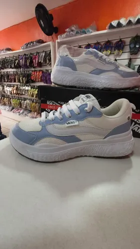 Tênis Vans ultra range