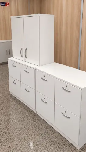 Mobiliário; varios preços, como descrito no anúncio.