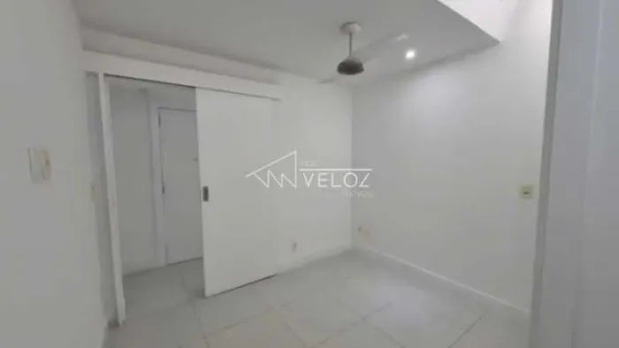 Apartamento à venda na Lagoa com 2 quartos, 66 m² e totalmente reformado