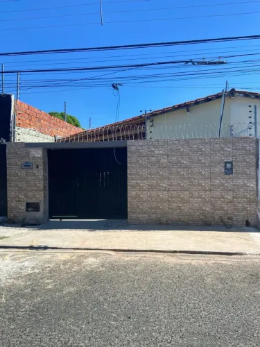 0917/01 - CASA RESIDENCIAL - RUA TIRADENTES
