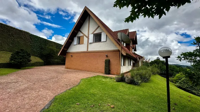 Casa para locação no Condomínio SABAC em Campos do Jordão/SP.