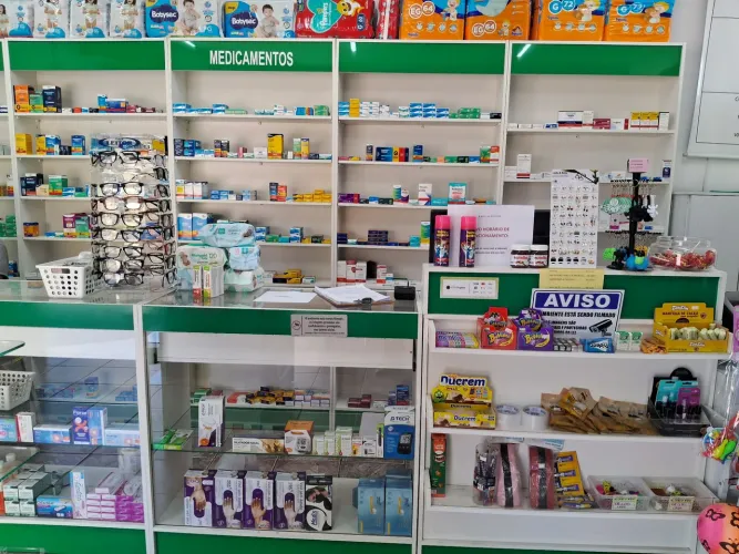 Moveis para drogaria ou loja