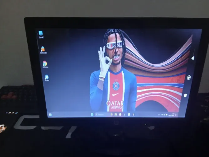 Monitor LED 15.4" Widescreen Preto - HDMI/VGA, Pronto para Uso