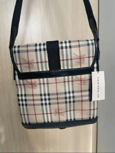 Bolsa grande  BURBERRY nova e legítima 