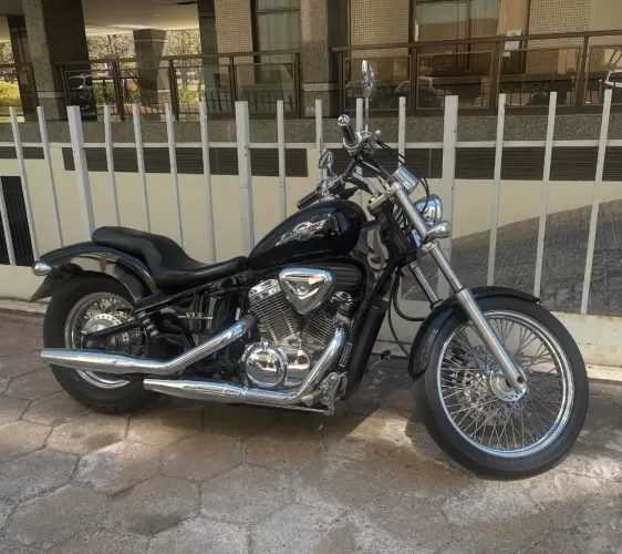 Shadow 650 cc ( muito bem conservada ) 
