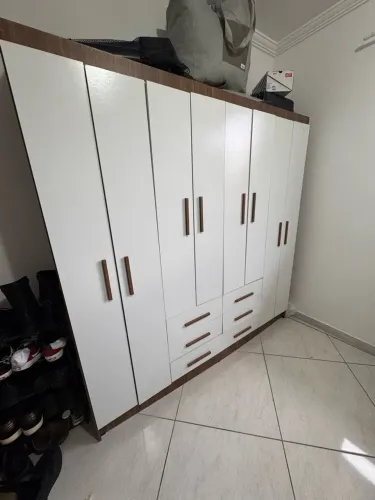 Guarda roupas 8 portas Compacto