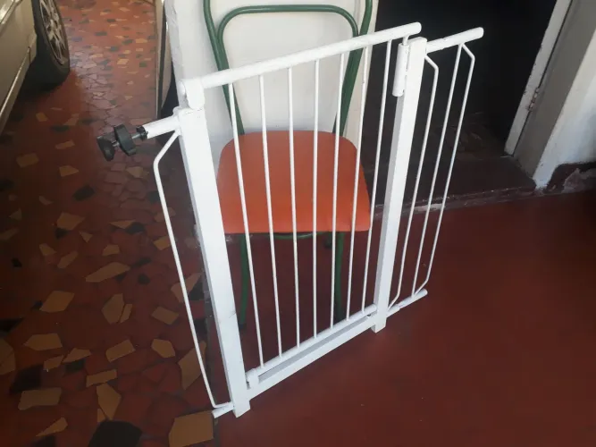 Vendo ótimo portaozinho pet com extensor .barato