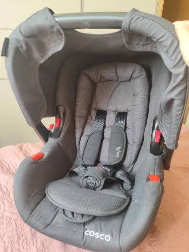 Bebe conforto semi novo