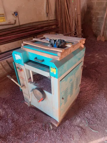 Vendo MAQUINAS PARA MARCENARIA