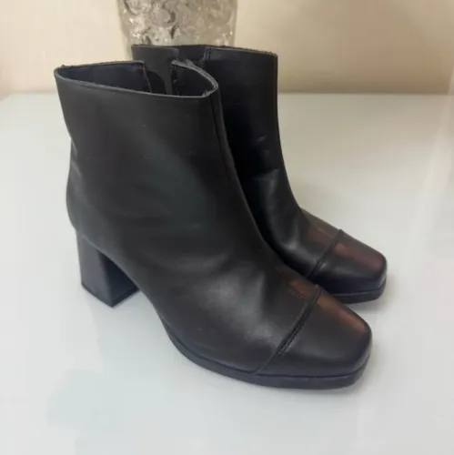 Bota de couro Dafiti TAM 37