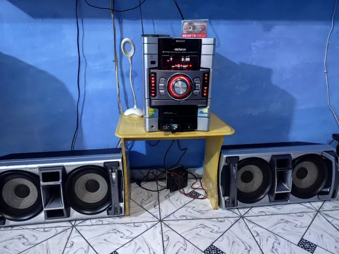 Gtx77 Sony semi-novo funcionando perfeitamente cd fitas rádio pendrive tudo ok