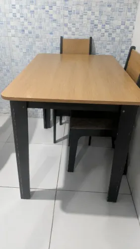 MESA DE 4 LUGARES