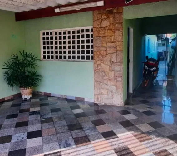Vende-se  na terra firme 