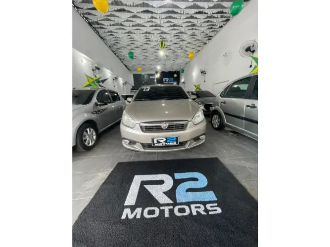 Fiat Siena Essence 1.6 Flex 16V 4P 2013