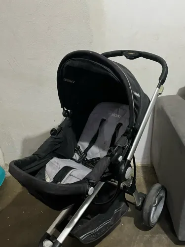 Vendo carrinho de bebê 